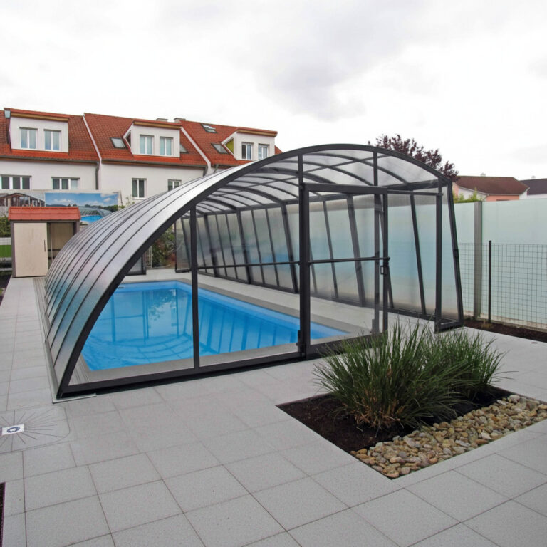 Poolüberdachung Ravena – hohe Poolüberdachung Alukov (3)