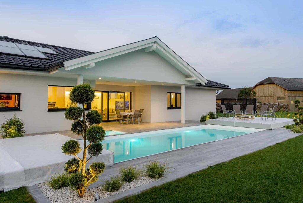 pool im garten einfamilienhaus schoendorf